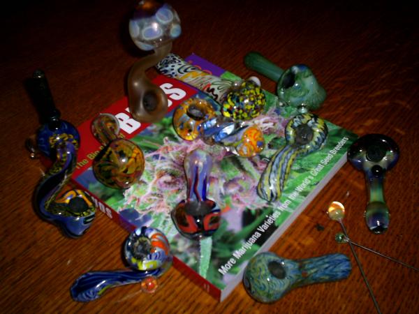Bongs Bowls Pipes